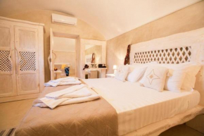 Romantic & Charming Santorini Villa